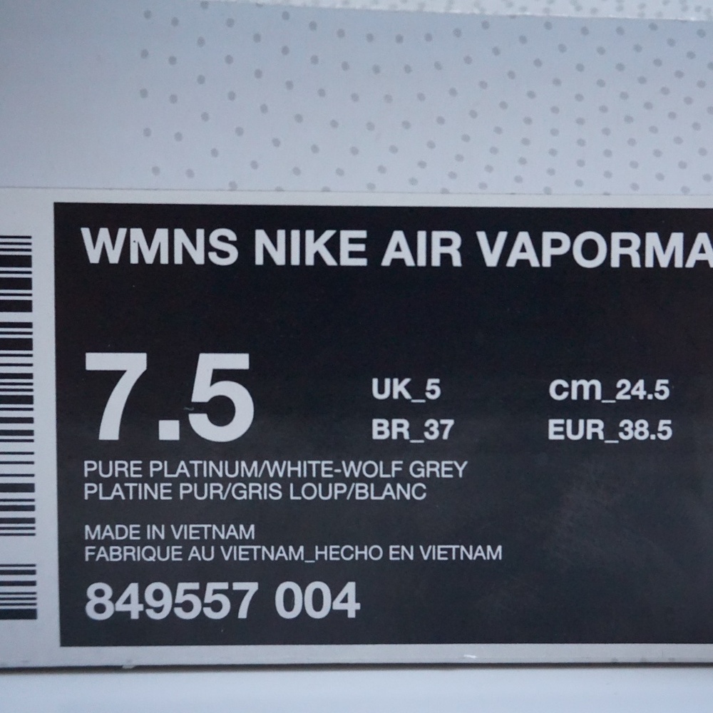 NIKE | WOMEN'S NIKE AIR VAPORMAX FLYNIT - Picture 13 of 13